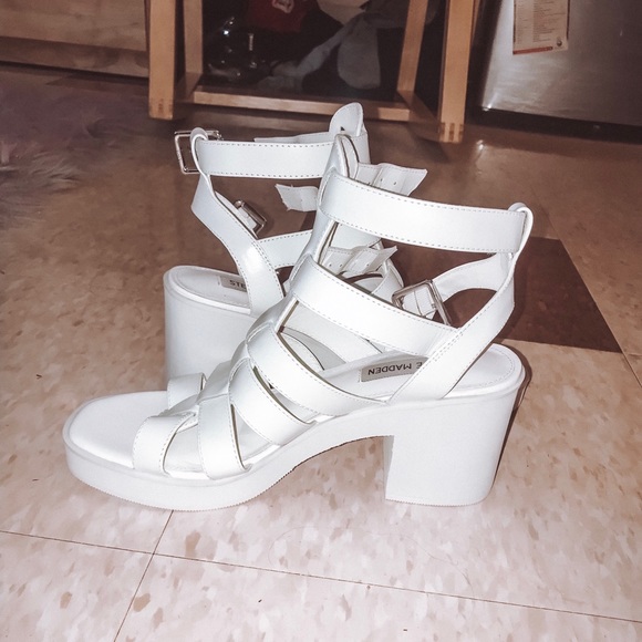 steve madden white sandals - Picture 1 of 5